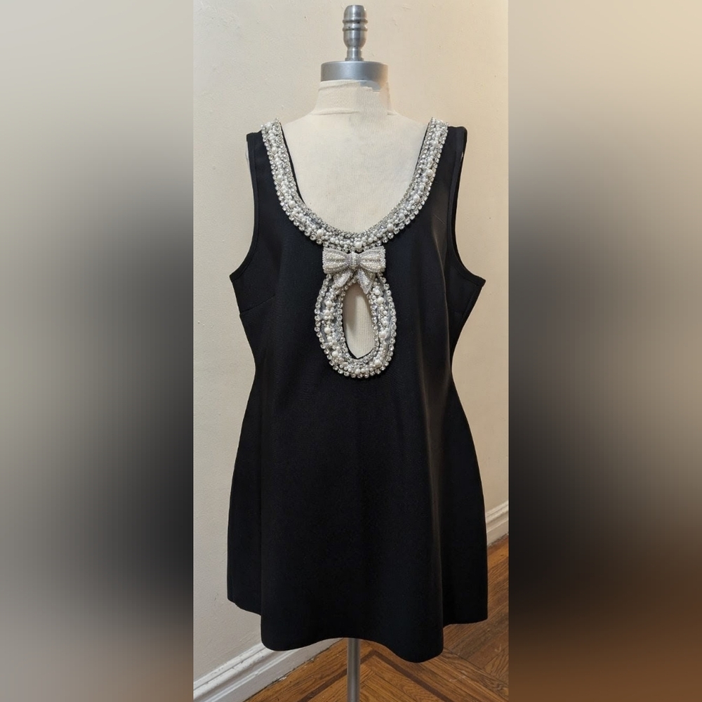 Daphne Embellished Bandage Mini Black Dress with Pearl Detailing. Size 2X